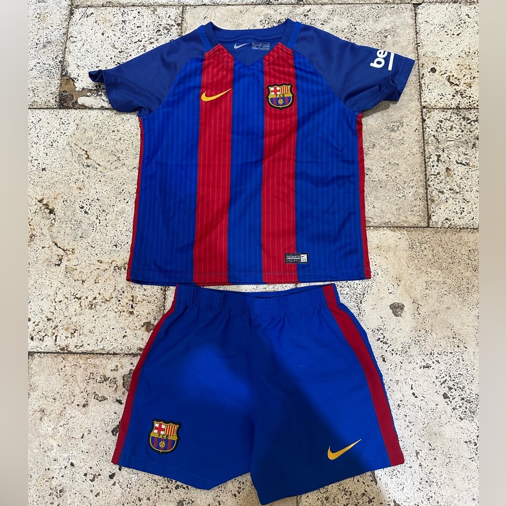 Nike FCB Soccer outfit. 2016 Messi 5-6 yr old